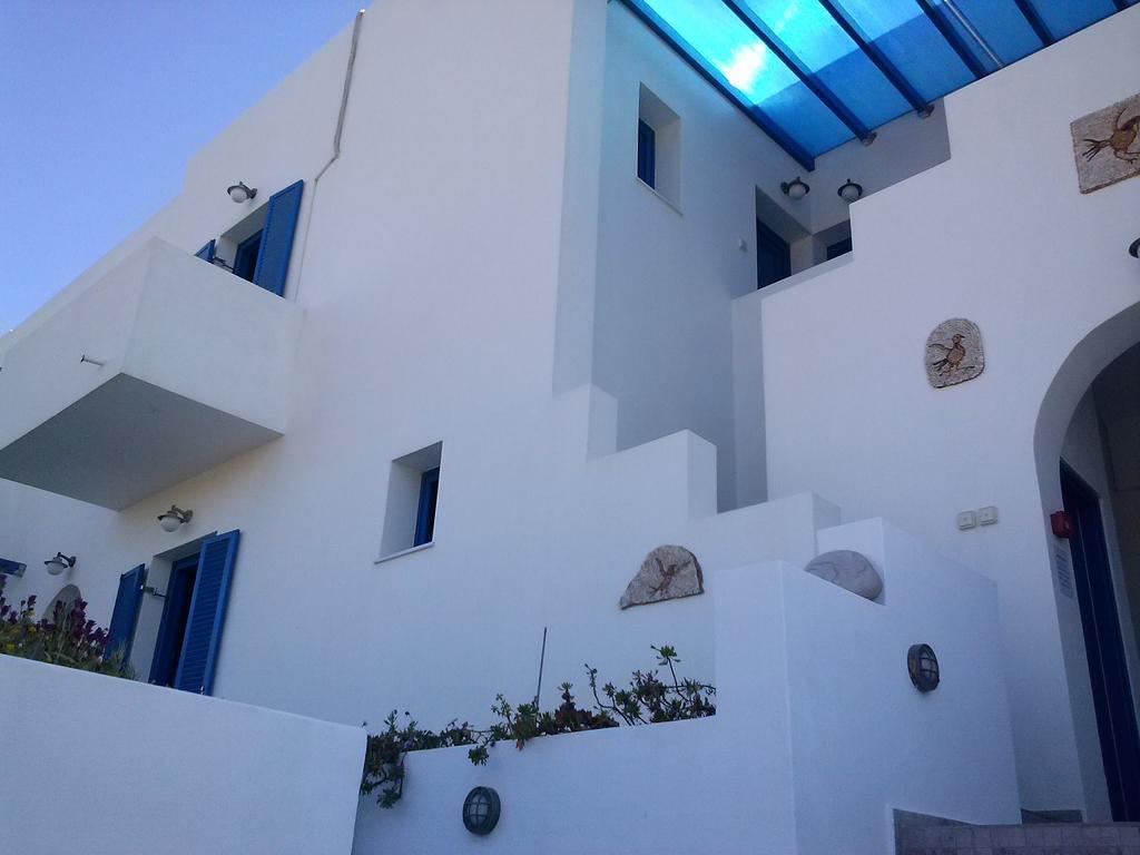 Eleni Apartments アダマス エクステリア 写真