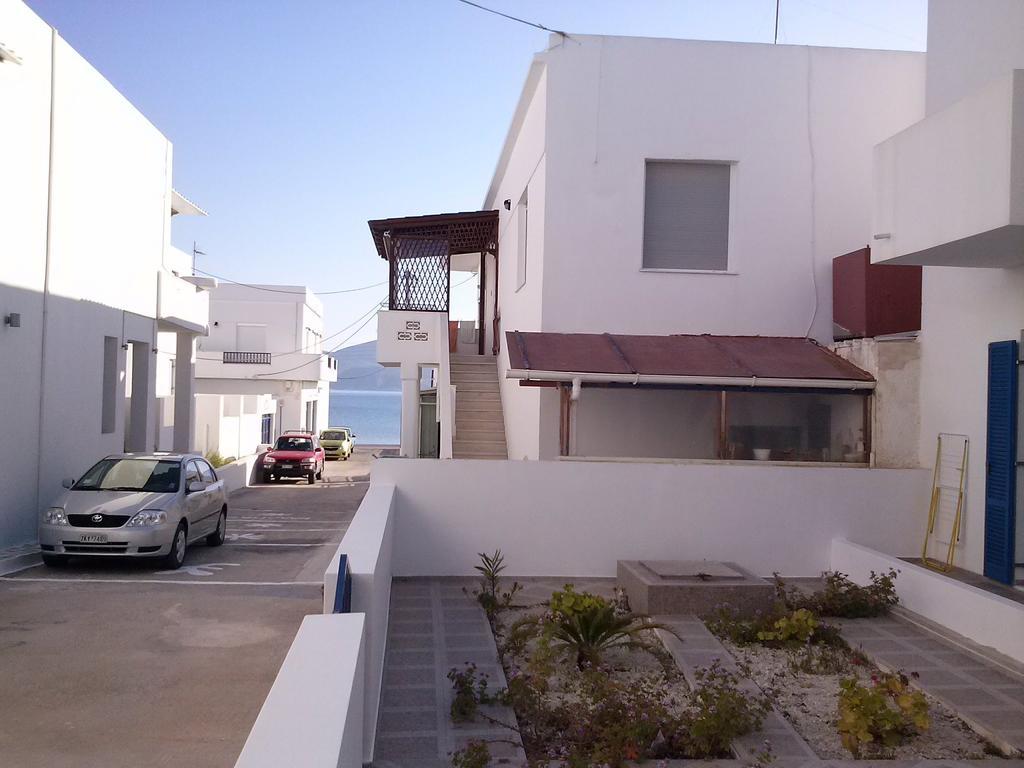 Eleni Apartments アダマス エクステリア 写真